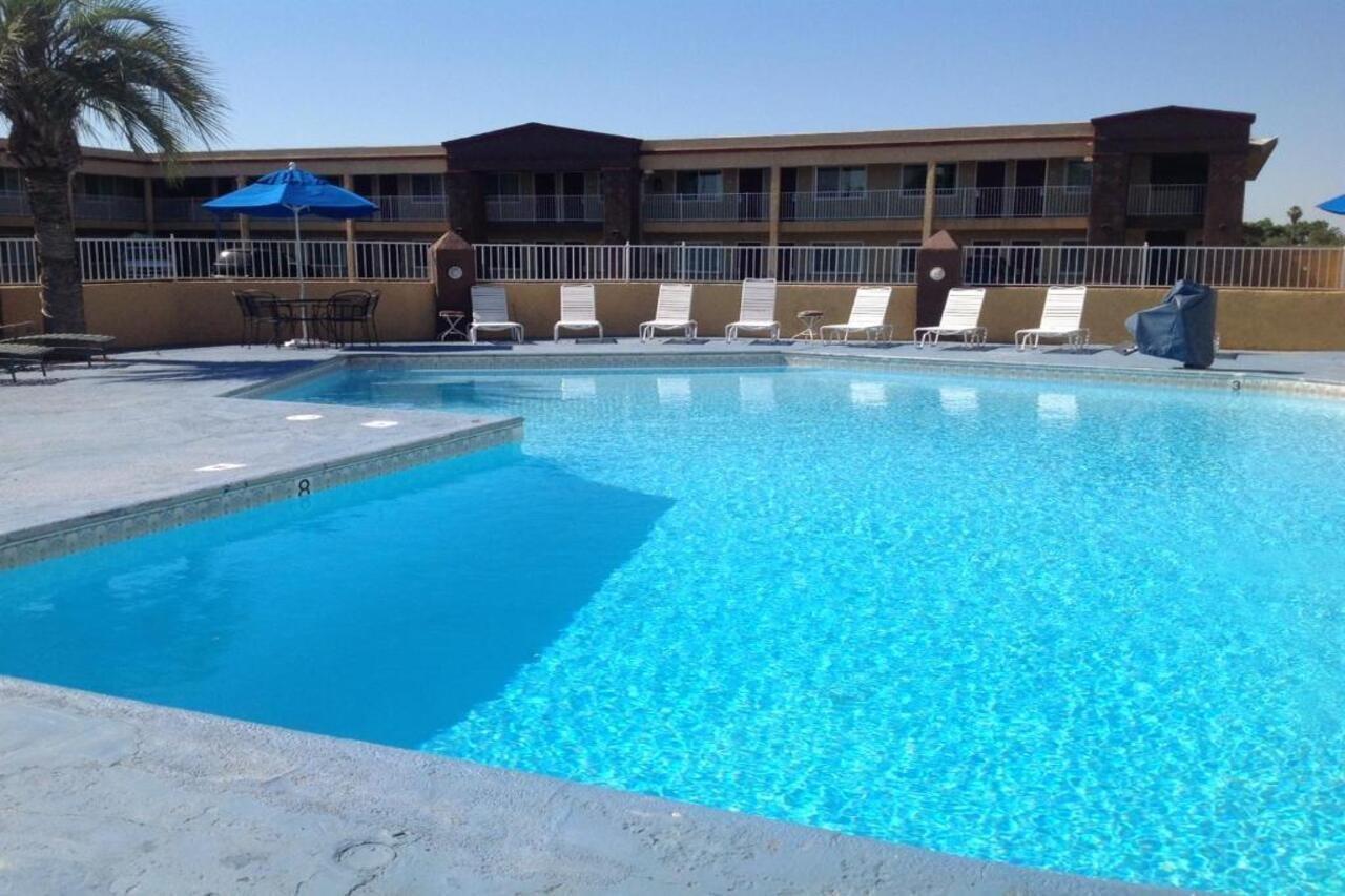 Americas Best Value Inn Hanford Exterior photo