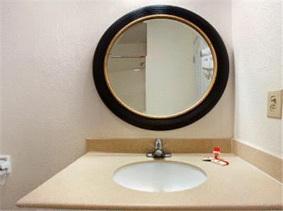 Americas Best Value Inn Hanford Room photo