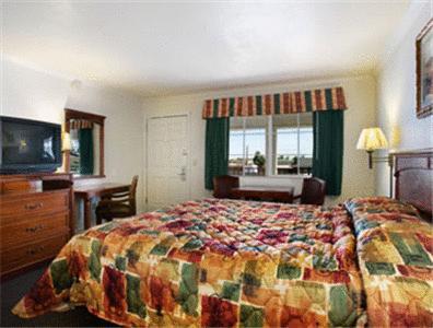 Americas Best Value Inn Hanford Room photo