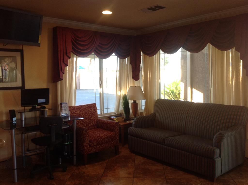 Americas Best Value Inn Hanford Exterior photo