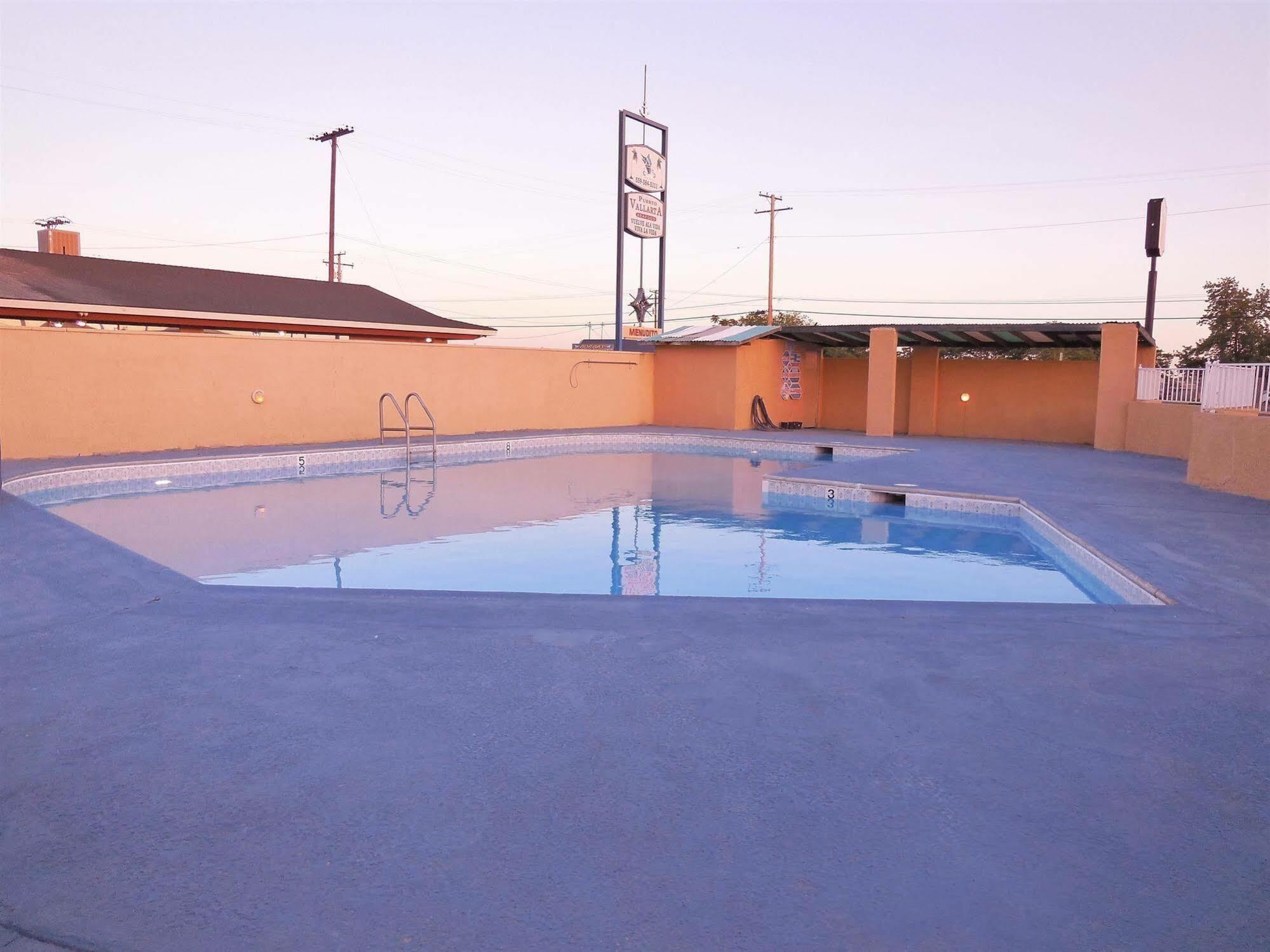 Americas Best Value Inn Hanford Exterior photo