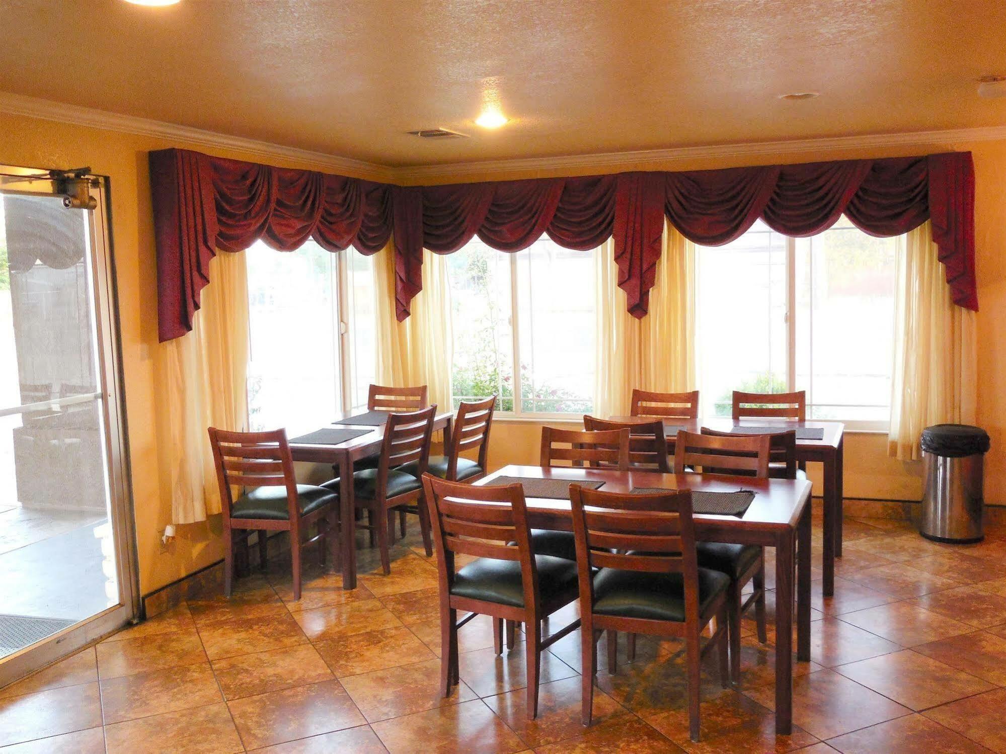 Americas Best Value Inn Hanford Exterior photo