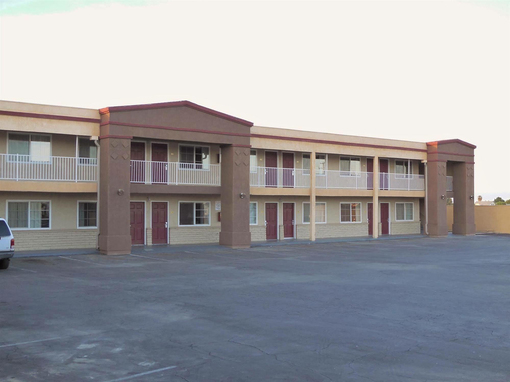 Americas Best Value Inn Hanford Exterior photo